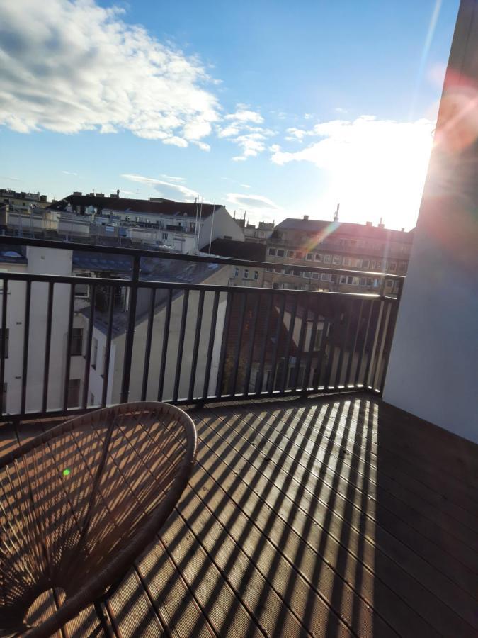 Skysuite Holiday Home Wenen Buitenkant foto