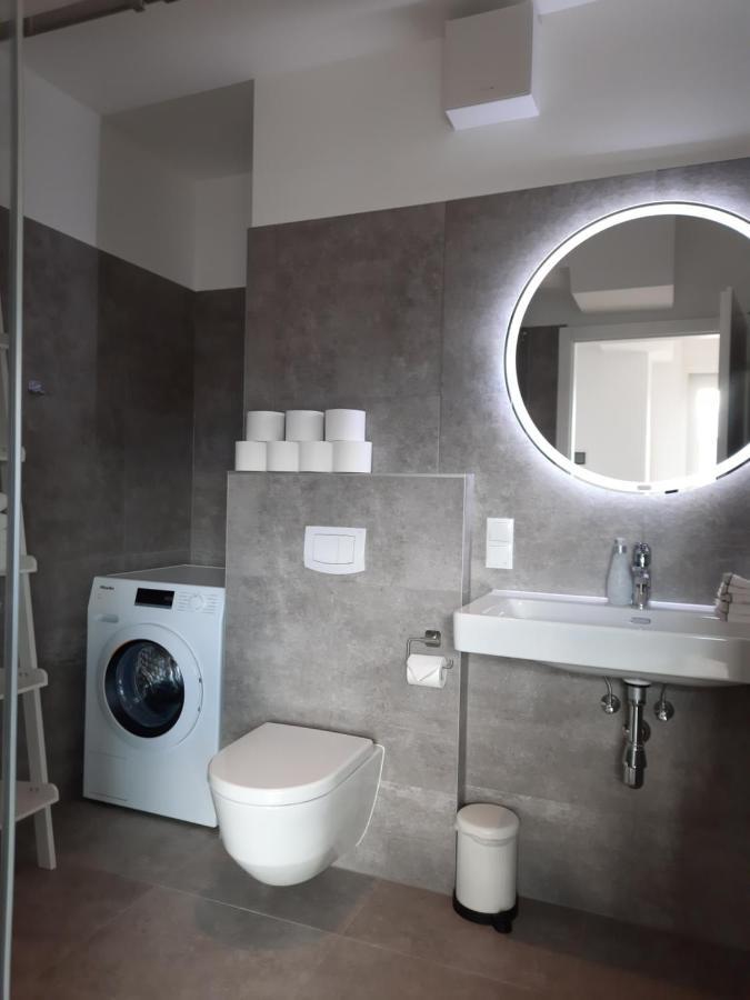 Skysuite Holiday Home Wenen Buitenkant foto
